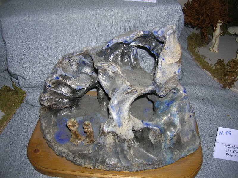 Francia - monoblocco in ceramica.JPG