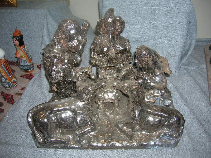 Spagna - scultura in ceramica argentata.JPG