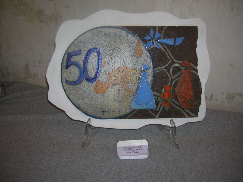 nativita in lastra pietra lavica - Sicilia -.JPG