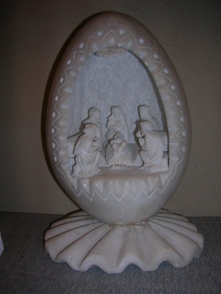 Perù -uovo abitato in onice(f.c.).JPG