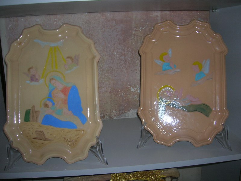 A.Baiano (Sassuolo) piatti in terracotta decorati.JPG